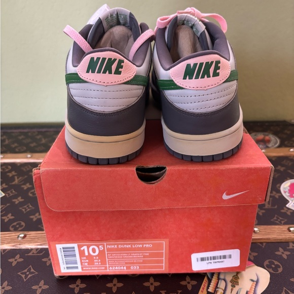 Nike Dunk Low Pro 'Grey Classic Green' 624044-033 - Picture 11 of 14